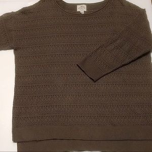 3/4 sleeve light weigt brown pullover